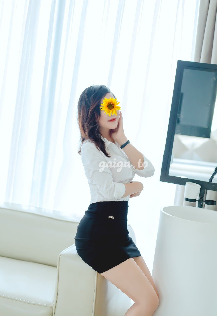 367321 - BẢO LINH - VUI VẺ NHIỆT TÌNH CHIỀU KHÁCH, YÊU KHÁCH