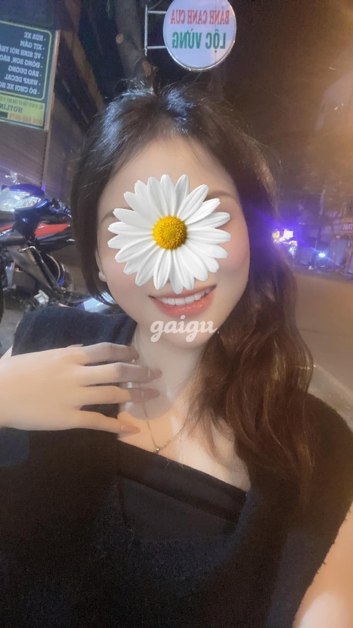 773658 - Gái xinh Tuyết Nhung_ Hàng non, Body nóng bỏng gợi tình