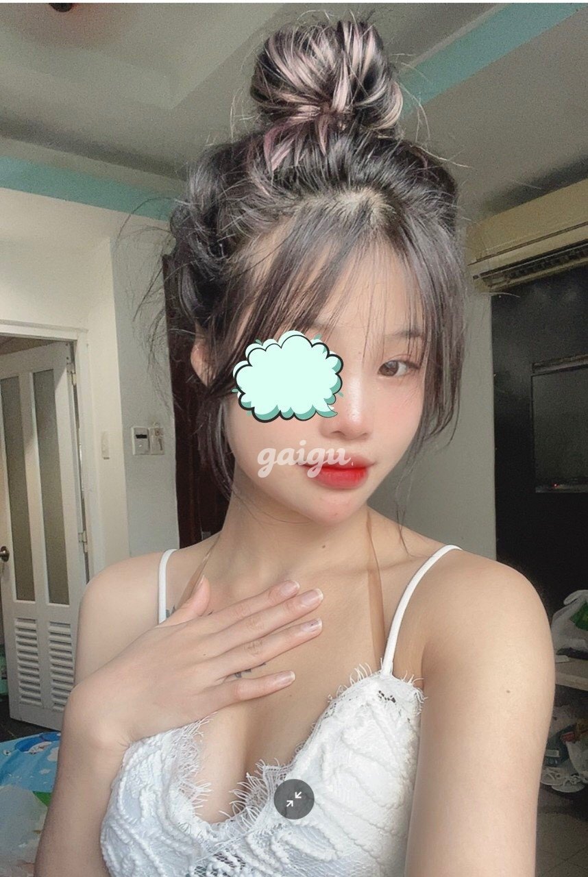 924014 - GÁI TEEN BÉ HẠNH 2K5_ ĐÁNG YÊU XINH XẮN LẦN ĐẦU XUẤT HIỆN NHA AE