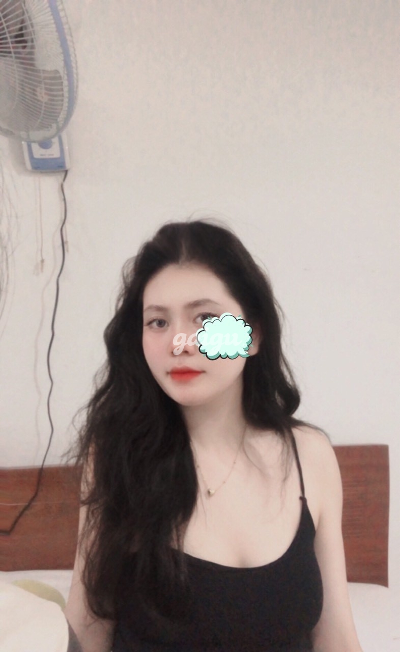 938712 - GÁI TEEN CỰC XINH HUYỀN DIỆU 2K5_RẤT ĐÁNG YÊU_DA TRẮNG_VÚ CỰC ĐẸP