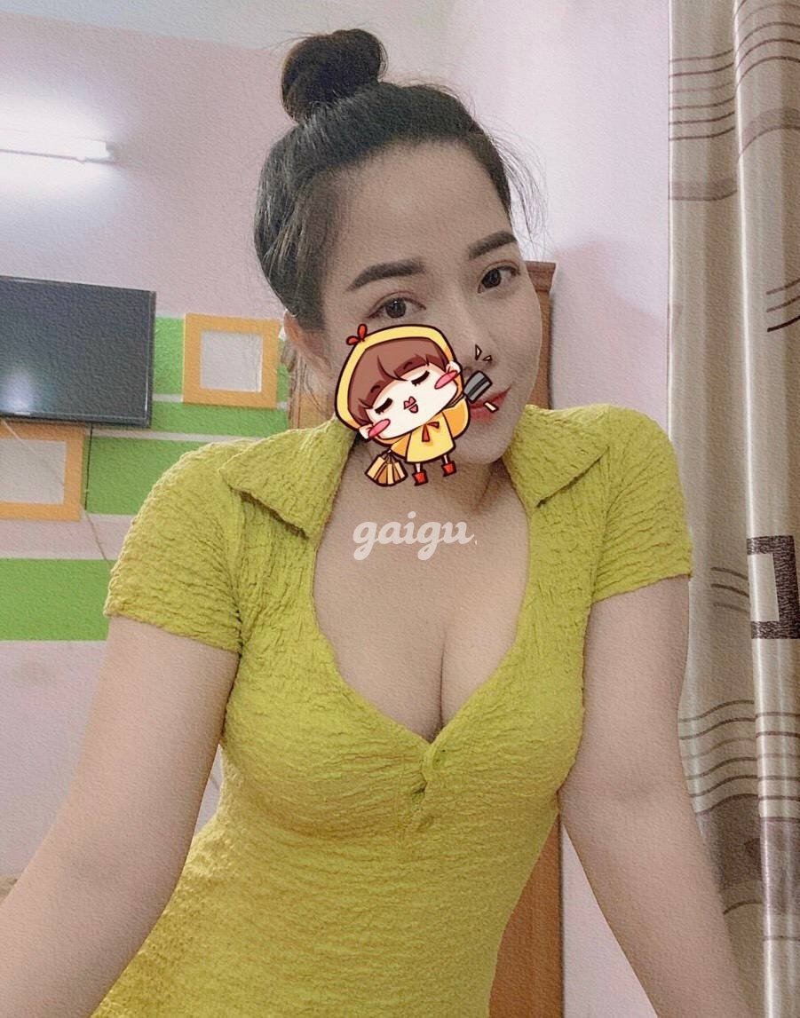 956527 - ❤MINH TRANG❤ FACE XINH BABY- TIỂU THƯ DA TRẮNG DÁNG CHUẨN
