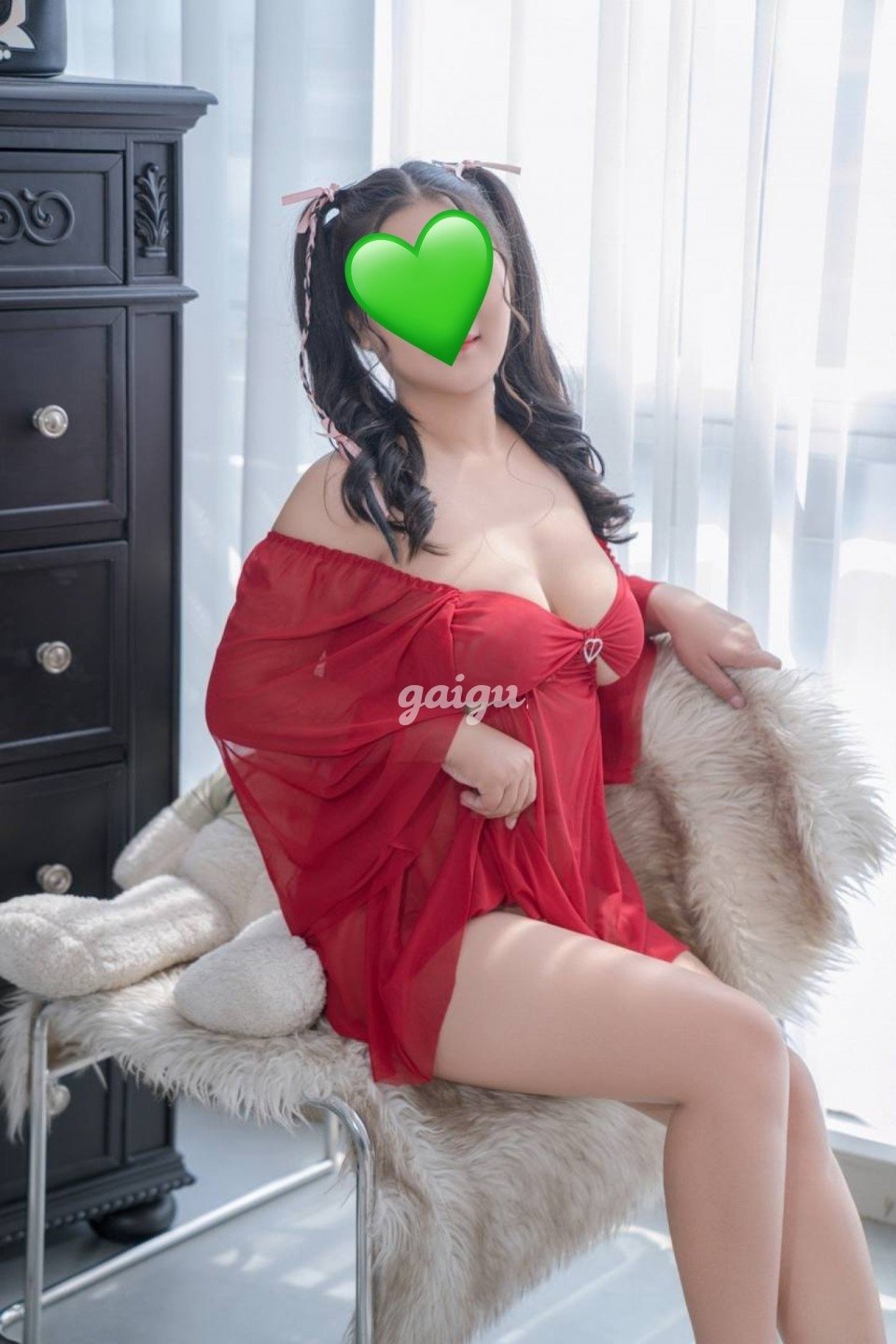 963099 - Ngọc Bích . Non tơ ngực to PV tận nơi.