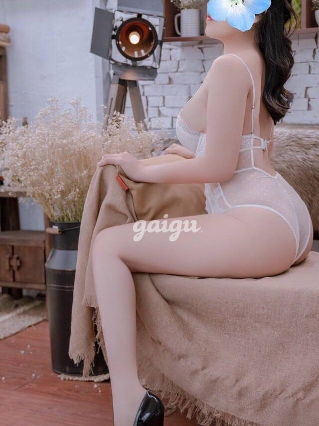 973392 - HỒNG TRANG EM GÁI CAO RÁO VÚ TO XINH XẮN VUI VẺ