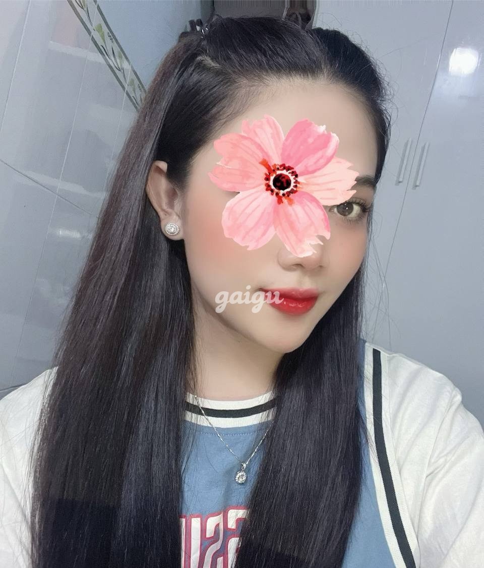 980501 - BÉ THẢO NHI 2k1 CHÂN DÀI MỚI VÀO NGHỀ HÀNG BAO NGON