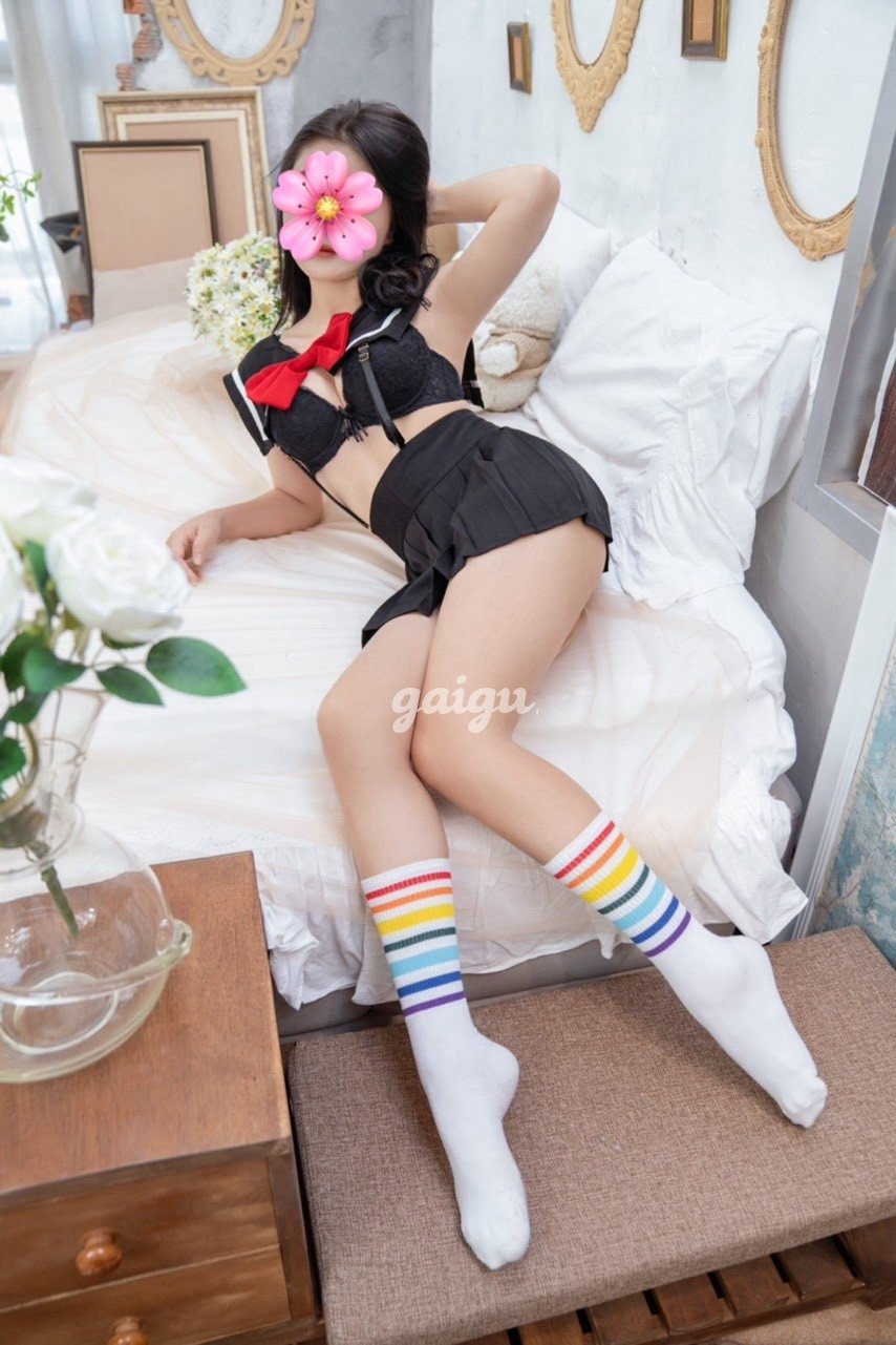 1021945 - ✨NEW 2K5✨CHÂU ANH✨ Gái Mới Lớn Non Xanh Tuổi Đôi Mươi