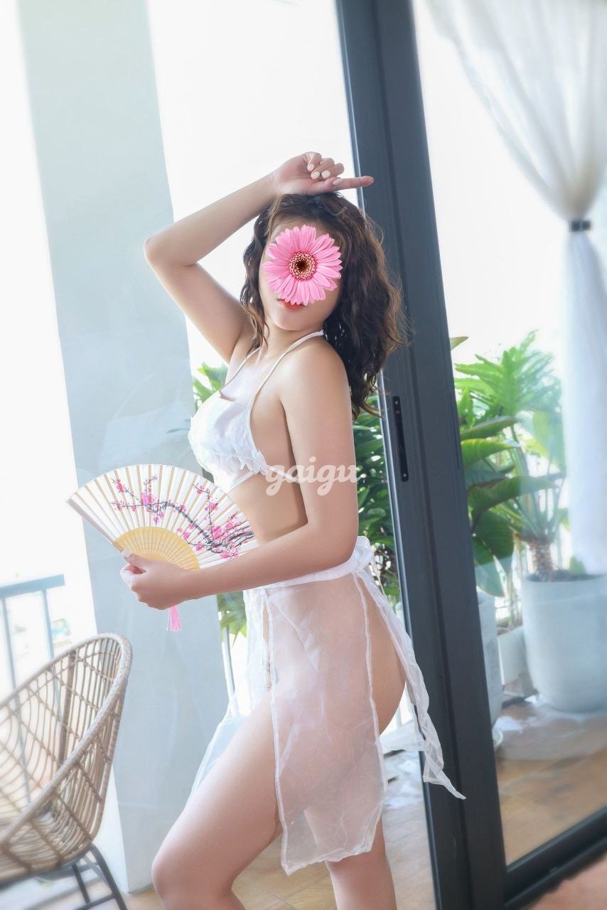 989533 - QUỲNH NGA - Sexy teen nữ - Body quá ngon - Hot baby sn 2k5