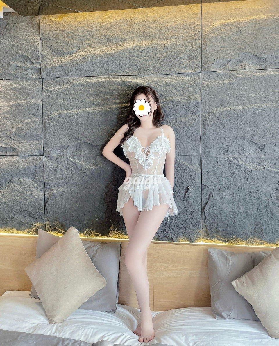 1032012 - Lê My . Hót girl . Chuẩn sinh viên . Đẹp như thiên thần . Mới vô nghề nhà cả nhà .