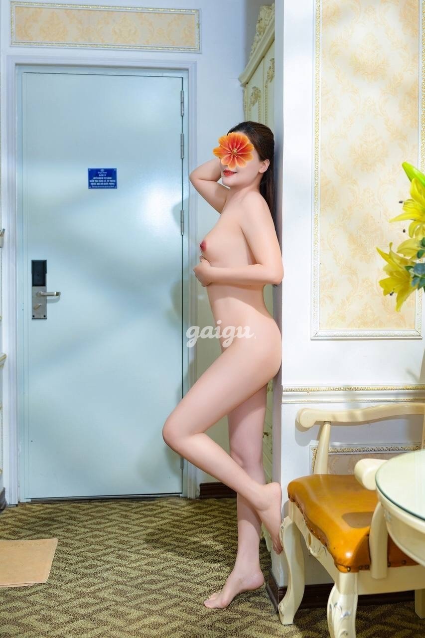 1049538 - KHÁNH LINH - CAO DÁO XINH ĐẸP DÂM DÊ