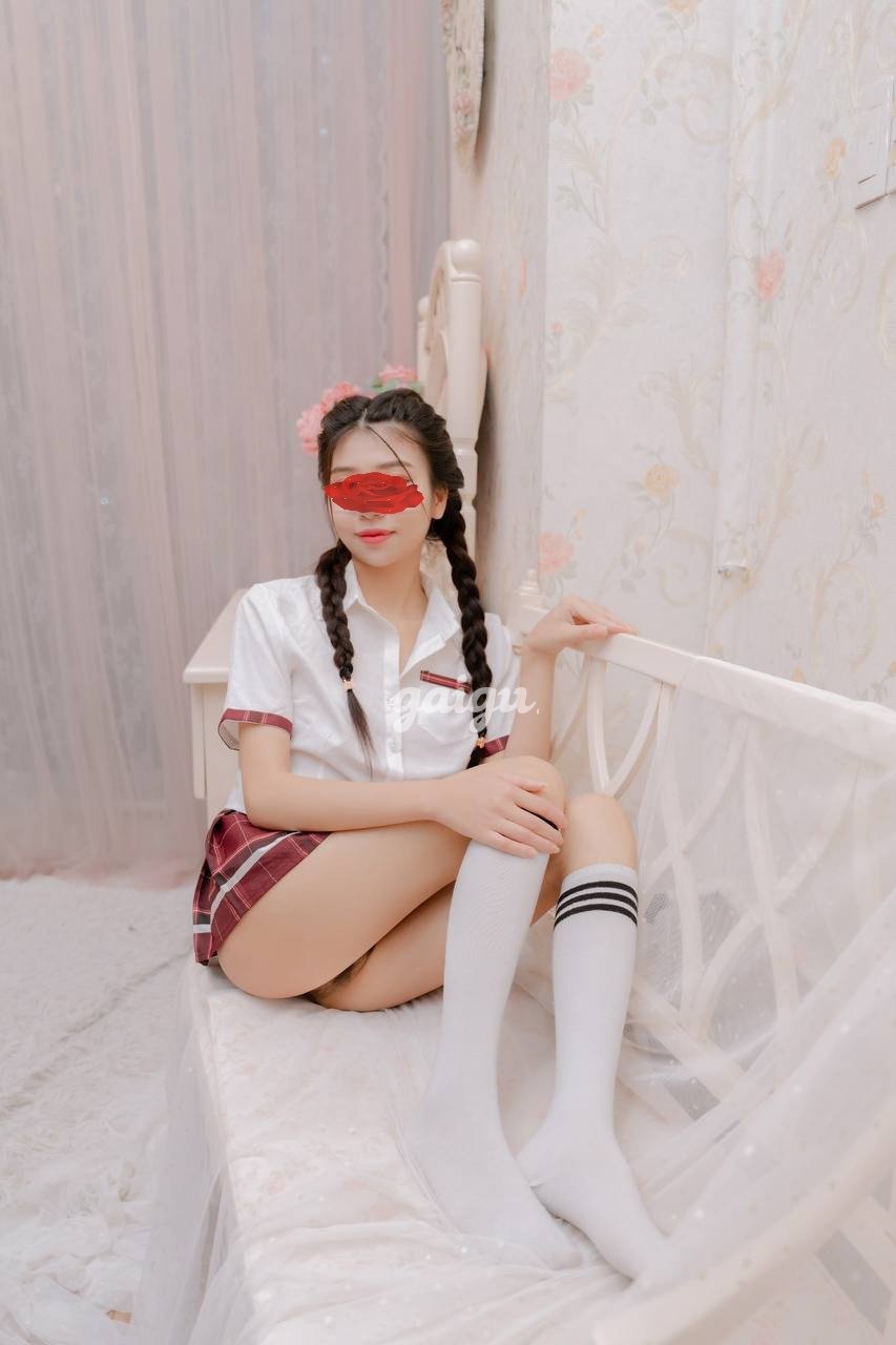 1065201 - New An Nhiên thiếu nữ lần đầu đi làm