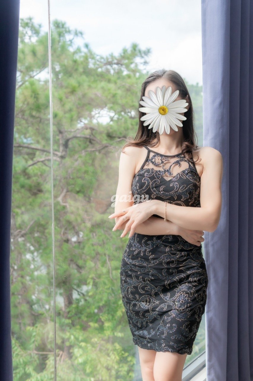 1069439 - Yến Nhi_ Thần dâm tỉ tỉ, body gợi tình cực ngon