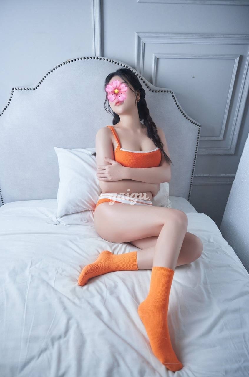 1071358 - Kiều Linh SIÊU NON TƠ ĐẪY ĐÀ ĐẸP RỰC RỠ