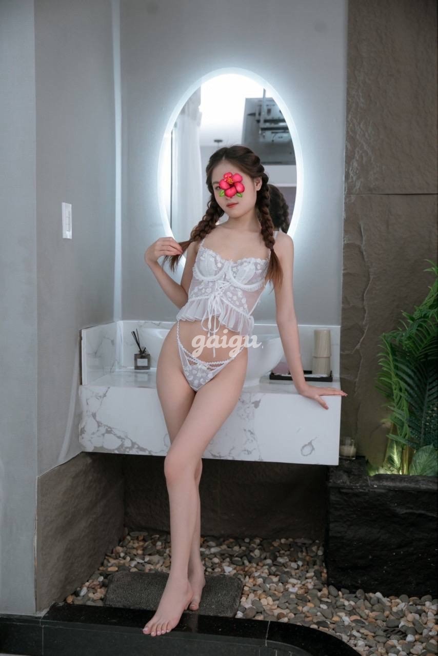 LOLI GIRL BÉ THẢO VY 2K4 TEEN NON, ĐÁNG YÊU, VÚ BYM REAL ĐẸP