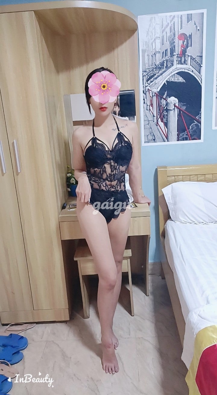 1094571 - Yến VY Em Gái Chân Dài , Phục Vụ Nhiệt Tình Hết Nấc