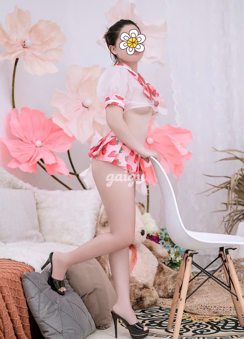NEW ❤️ TÍ NỊ ❤️ Em Gái Chân Chất – Ngực Đẹp, Mông Cong – SV Pro Bao Phê Lần Đầu Lên Sóng Phục Vụ Anh Em !
