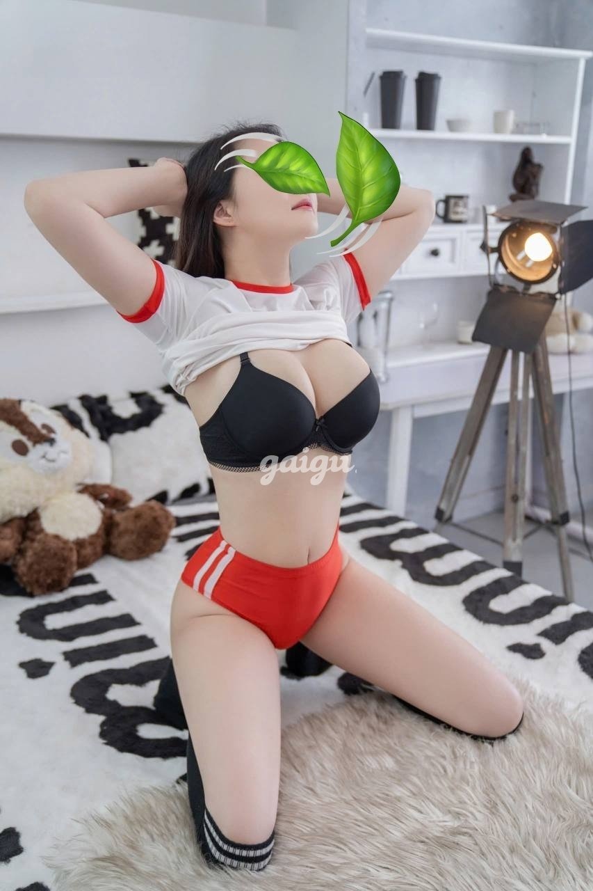 1129249 - Phương Uyên. Hot girl mặt xinh dáng chuẫn vào đời.
