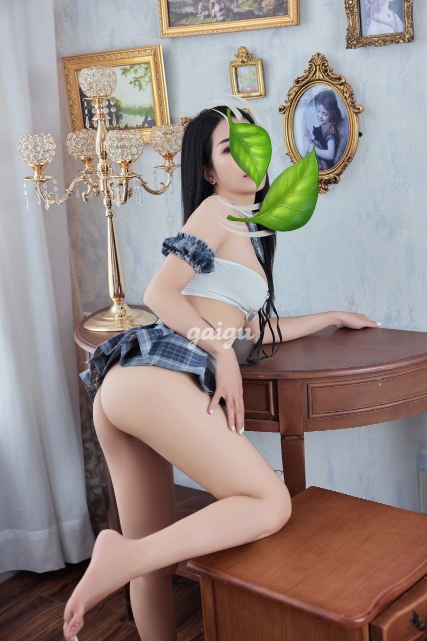 1152187 - Thi Thi. Dáng chuẫn ngày đầu vào đời.