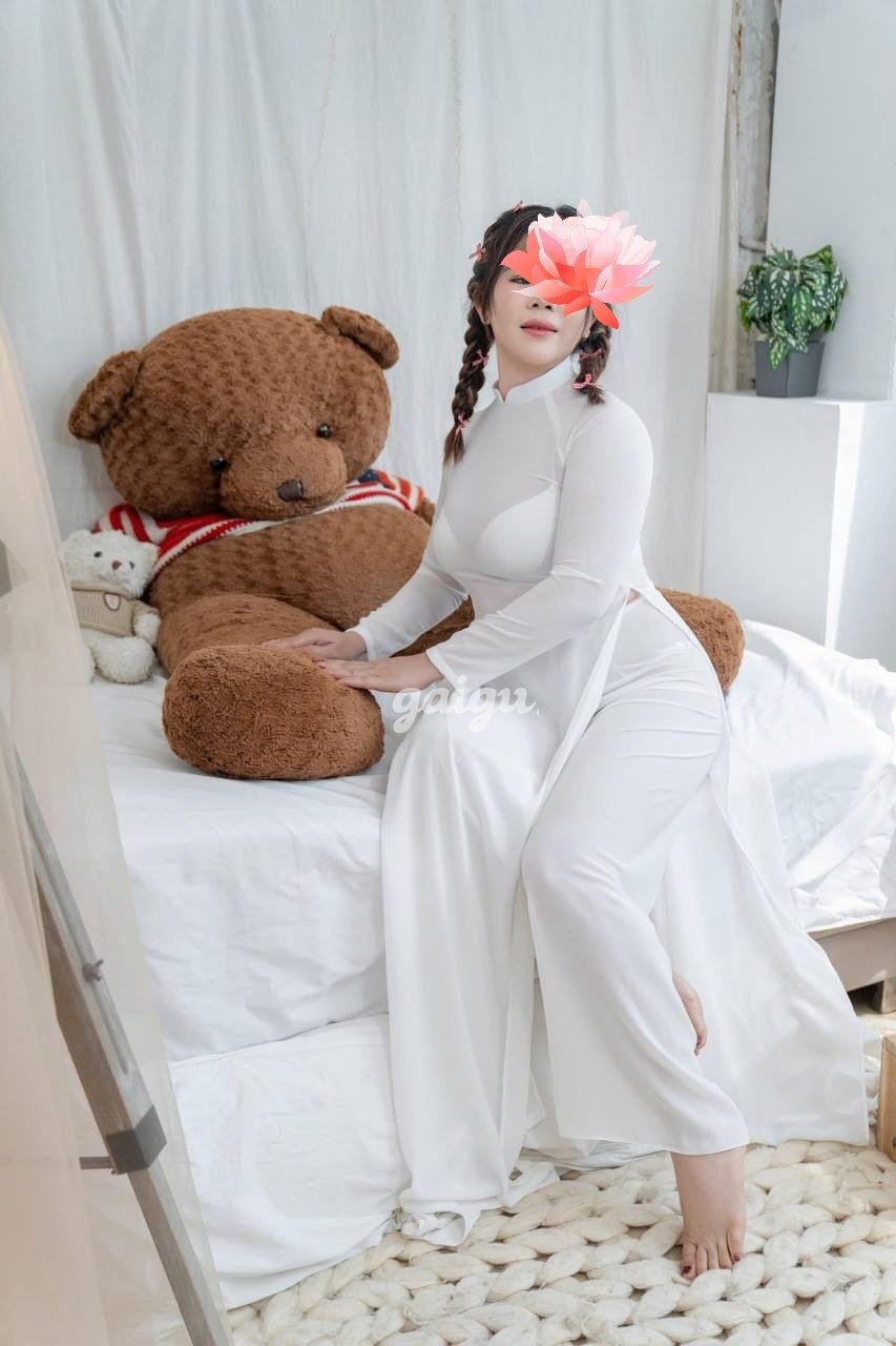 1132810 - TỐ UYÊN GÁI MIỀN TÂY XINH XẮN DUYÊN DÁNG TÀ ÁO DÀI GỢI CẢM DÂM ĐÃNG