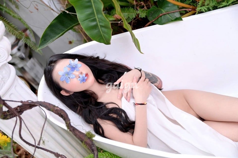 1214806 - Bé QUỲNH 2k6 Khuân Mặt Khả Ái,Thiếu Nữ Tinh Nghịch