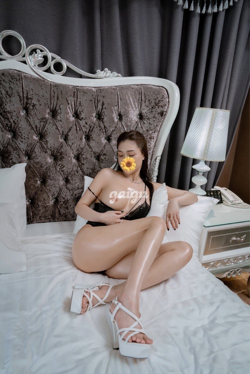 1027907 - Tuyết Anh - SIÊU PHẨM Body Nét như Sao Hạng A, Lần Đầu Làm Web