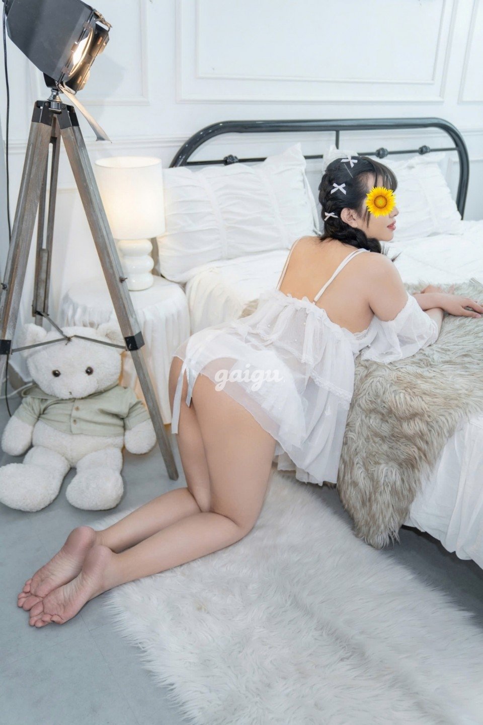 1220461 - QUỲNH ANH EM GÁI MẶT XINH MÌNH DÂY MỚI VÀO NGHỀ ĐI LÀM