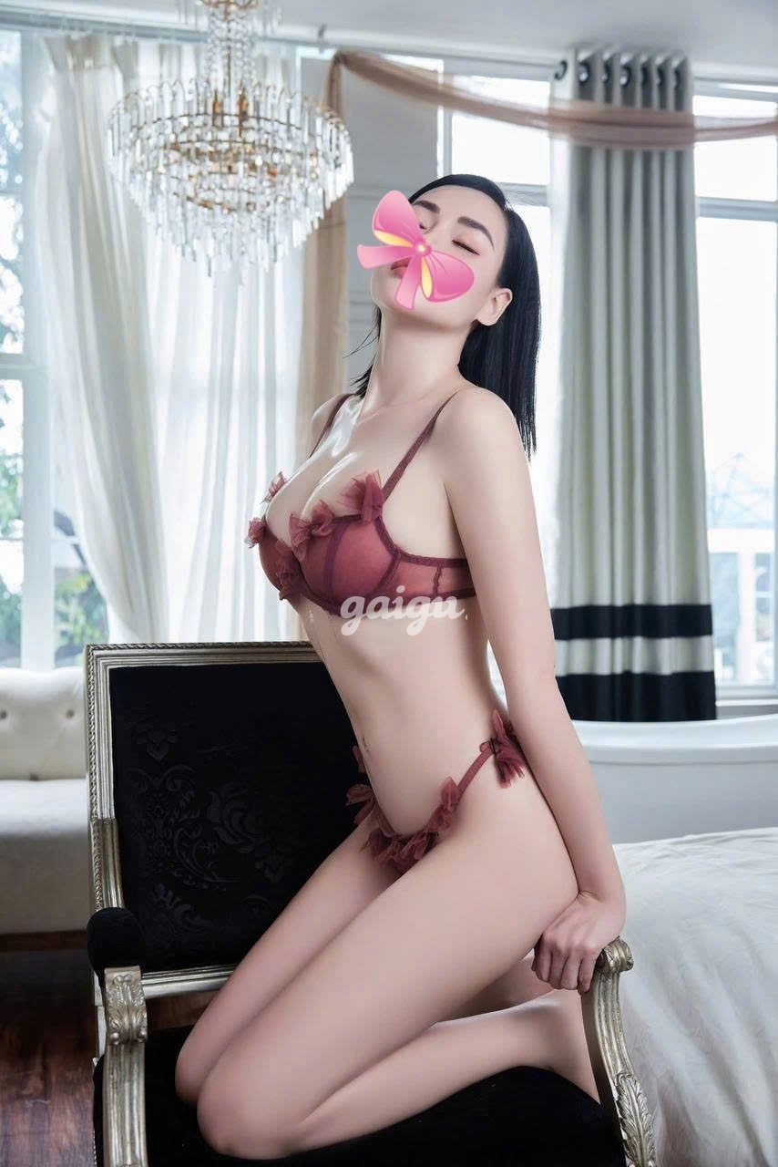 1245406 - THAO NHI XINH XẮN VÚ TO SEXY BÚ LIẾM DÂM CHIỀU KHÁCH NHƯ NGƯỜI YÊU