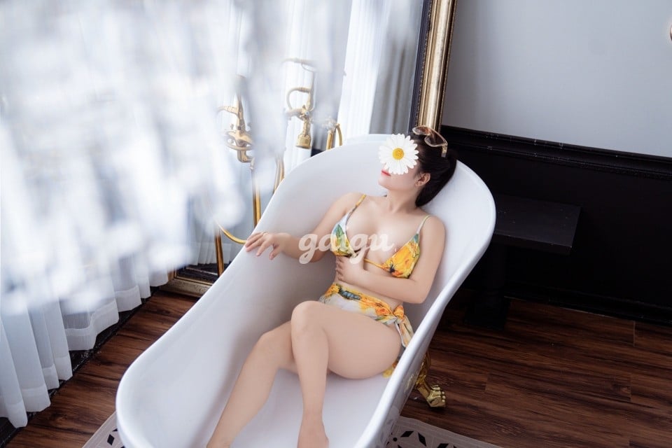 830807 - GÁI DÂM THU HẰNG_ VÚ CỰC TO LÀM TÌNH BAO PHÊ_GIÁ LẠI RẺ