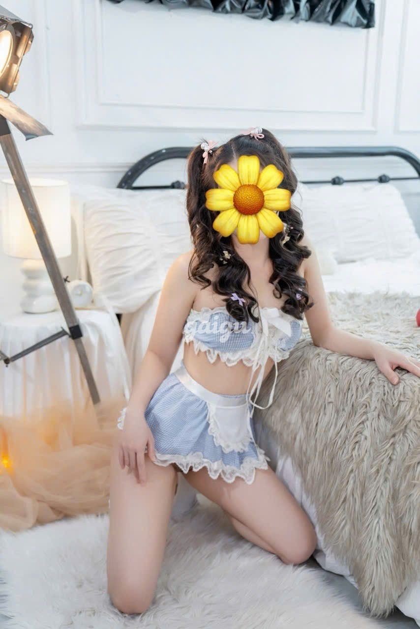 1273265 - KIỀU ANA GÁI NGOAN LẦN ĐẦU LÊN SÓNG
