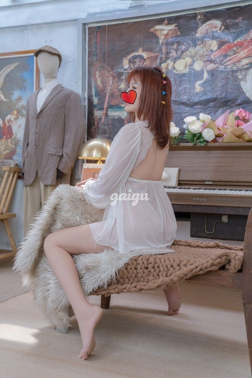 944739 - THÚY AN - HAY CƯỜI PHỤC VỤ TẬN TÌNH