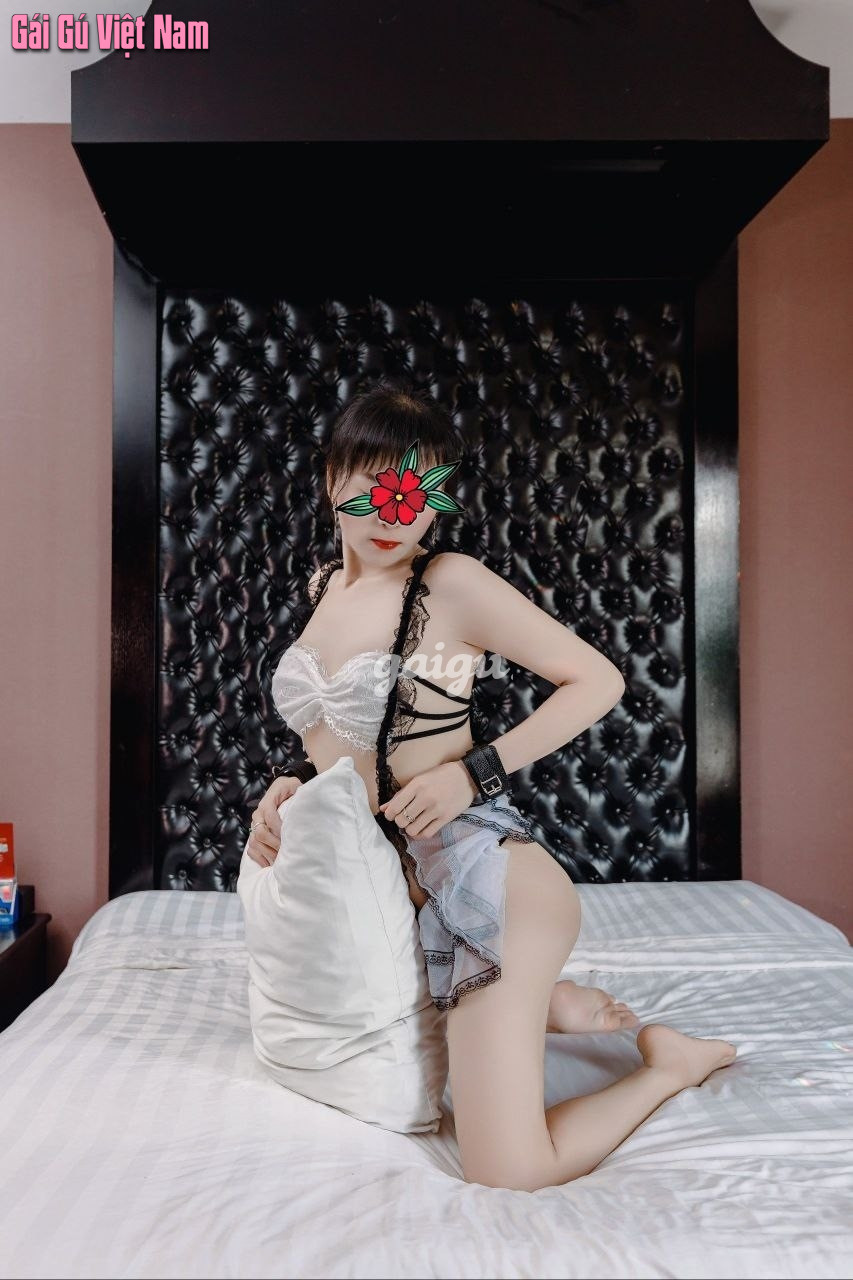 1040752 - Quỳnh Hoa -làm 24/24 bím đẹp ,nhiều nước ,hợp tác tốt ,làm tình phê ,chiều khách