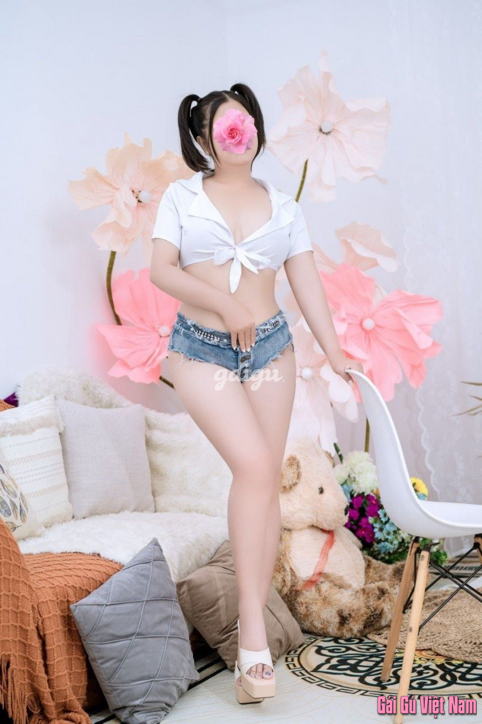 1097425 - ÁI VÂN - SIÊU DÂM - MÔNG TO - PHỤC VU CHU ĐÁO