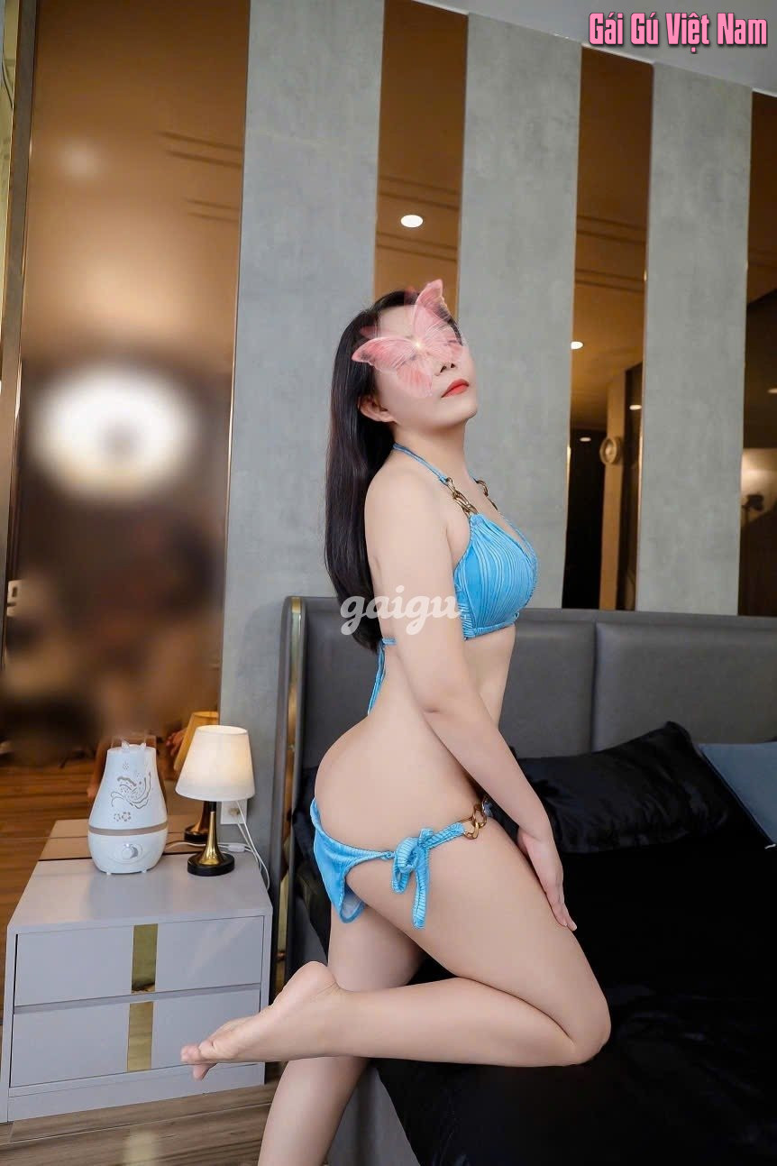 1340489 - MAI TRINH XINH XẮN LÀM TÌNH DÂM PHÊ CHIỀU KHÁCH NHƯ NGƯỜI YÊU