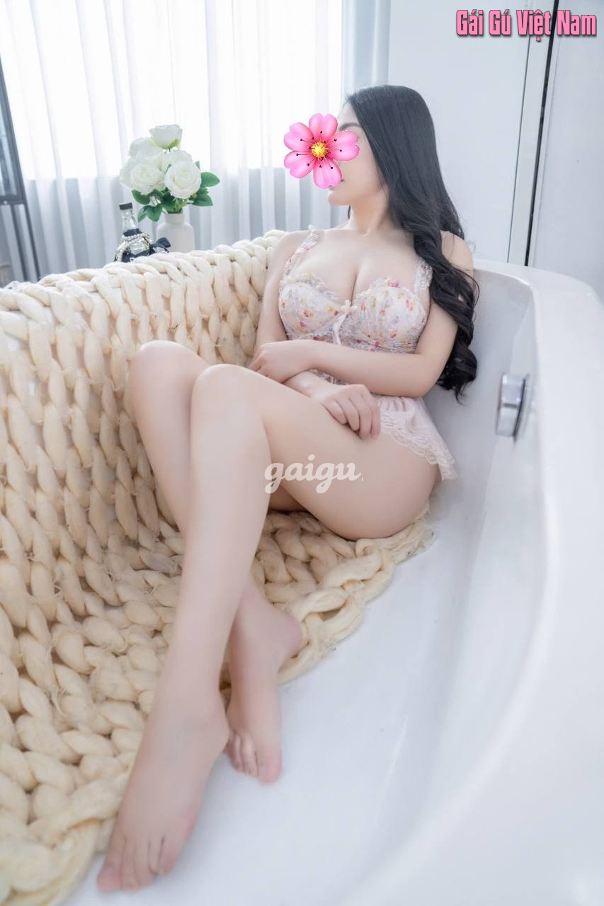 1348398 - Mỹ Trinh 1m68 hot girl vào đời.