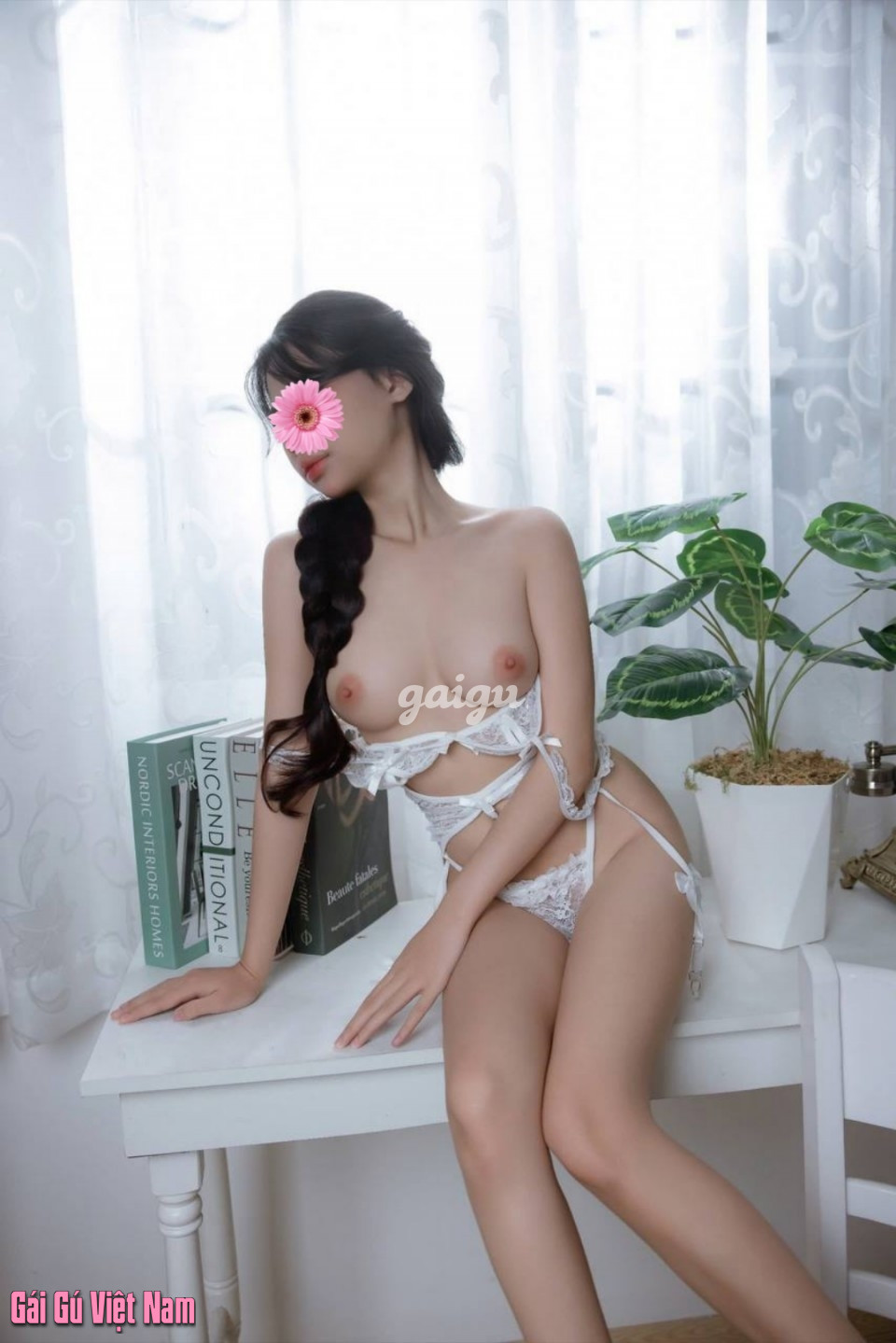 Gái Non Nhã Phương_ Gương mặt kute, body mới lớn gợi cảm