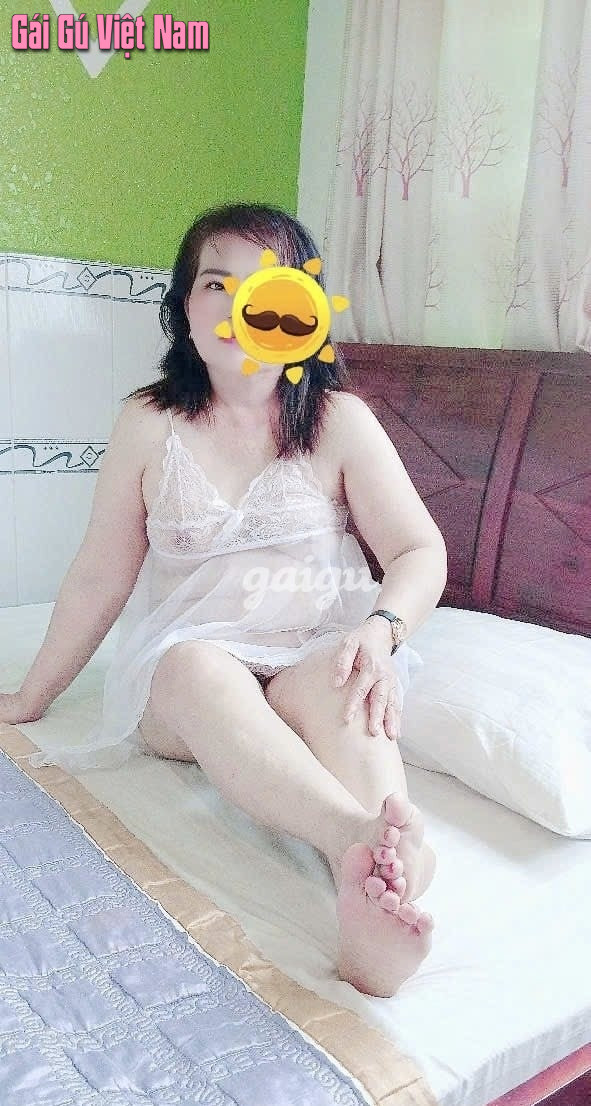 1309267 - Chị gái u50 nhận đi khách giá 250k 1sọt