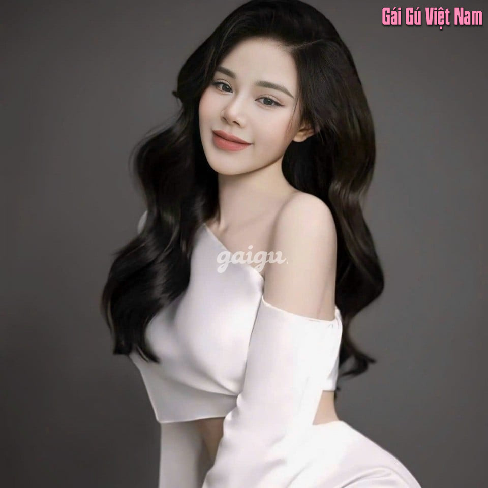 HOT ❤️ LINH CHI _ SIÊU MẪU SPA MẶT XINH SIÊU PHẨM