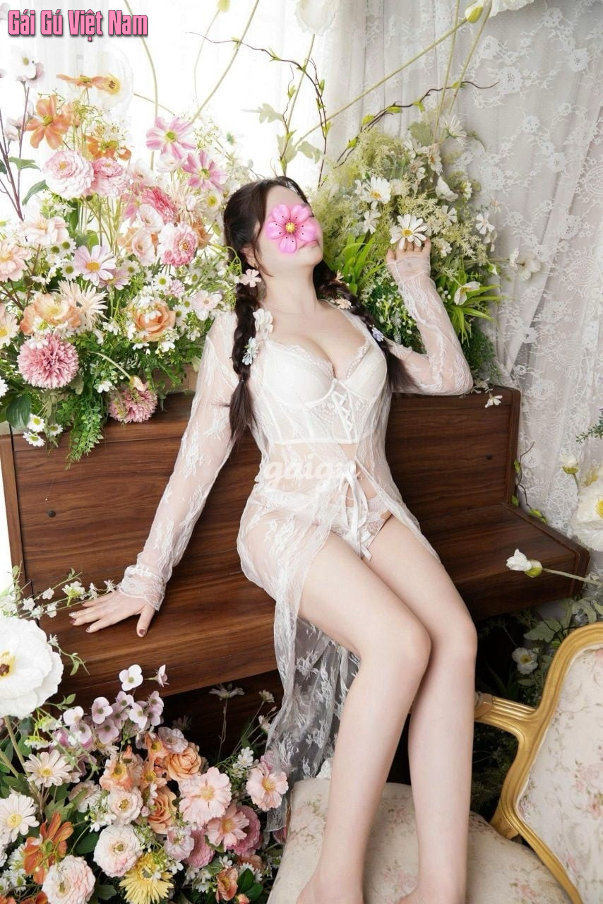 1430133 - Trà My,nhận some hai nữ một nam,ngực to,Body chuẩn,